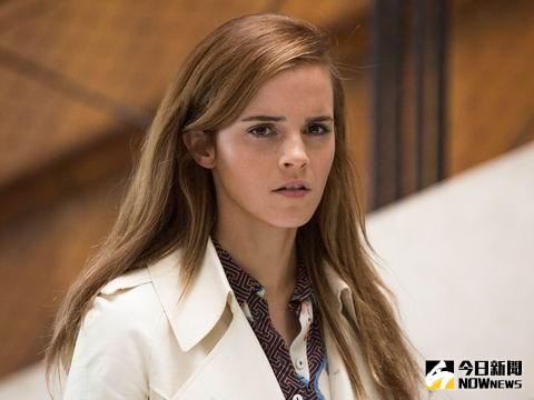 艾瑪華森在片中，英勇拯救男友。（圖／絕色。2016.03.17）