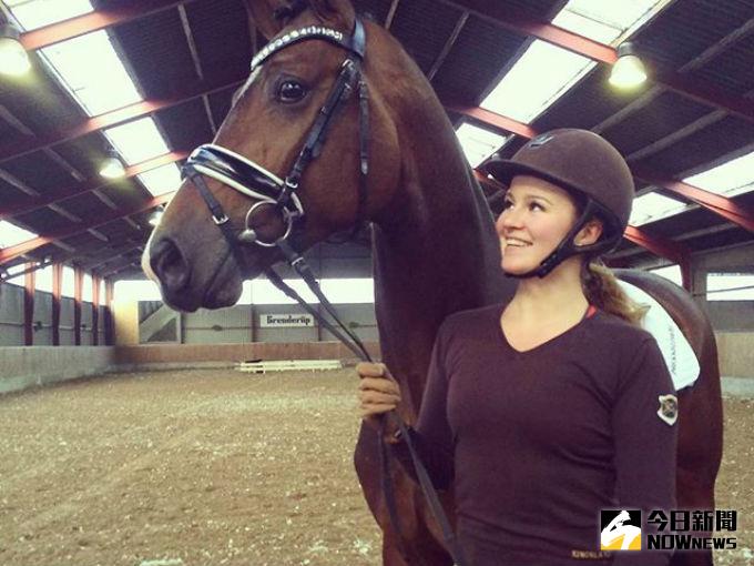 ▲亞歷珊卓拉成為「全球最年輕億萬富豪」。（圖／翻攝自excelsior）