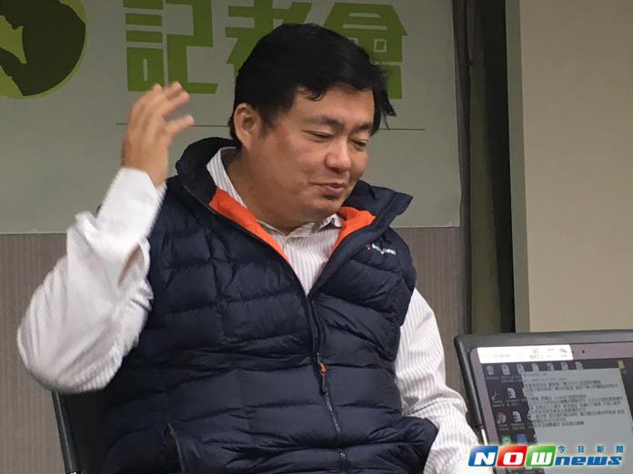 ▲民進黨副祕書長洪耀福表示，選舉每一區都要打到極致，就會給國民黨壓力，因為國民黨每一區都要防備，這樣會很難把資源全面集中，資院一旦分散，防備力道自然就小許多。（圖／記者蘇嘉維攝,2015.12.10）