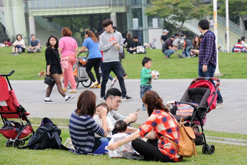 ▲行政院人事總處針對周休3日回應，提出3理由不予參採。（圖／NOWnews資料照片）