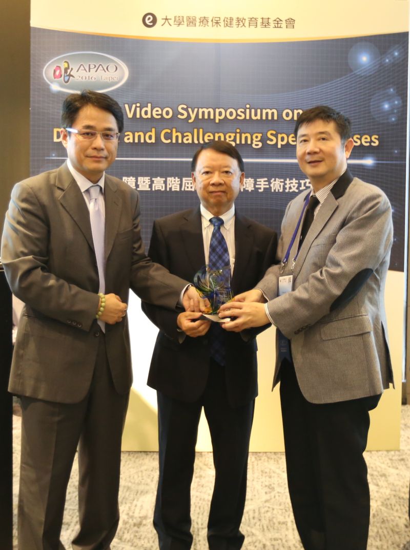 ▲中壢大學眼科院長林鴻源、美國夏威夷醫學院臨床教授陳明、大學眼科總院長林丕容。（圖／公關照片）