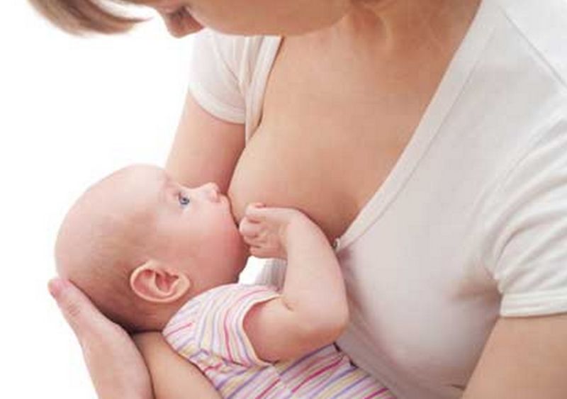 ▲生下5隻幼犬的狗媽媽奶量不足，導致2隻幼犬餓死，一名台中女子得知此消息後，表示願意捐出母乳餵食狗寶寶，但因專業醫學考量，遭到獸醫婉拒。（圖／翻攝自excite.co.jp）