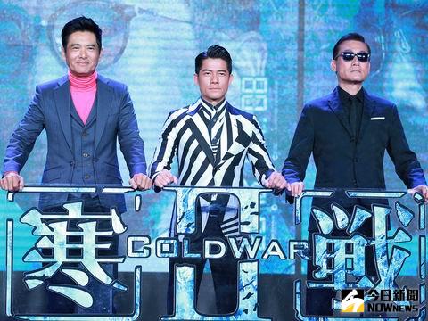 周潤發（左）看《寒戰》成鐵杆粉絲，不計片酬求客串續集。中為郭富城，右為梁家輝。（圖／華映。2016.04.10）