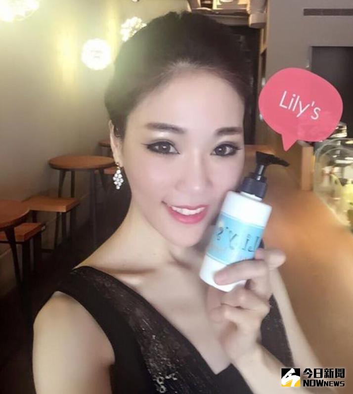 ▲網路女模高鈞鈞，還特別現身介紹她自己在用的「團製」保養品。