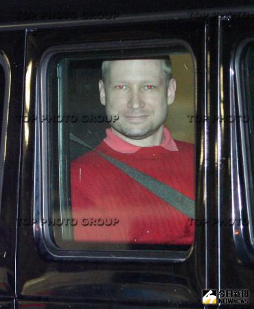 ▲兇嫌布列維克（Anders Breivik）被判處21年有期徒刑，但他在全案開審時竟自己先聲明寧可被判死刑，也不要吃「悲哀的牢飯」。（圖／達志影像 2016.3.29）