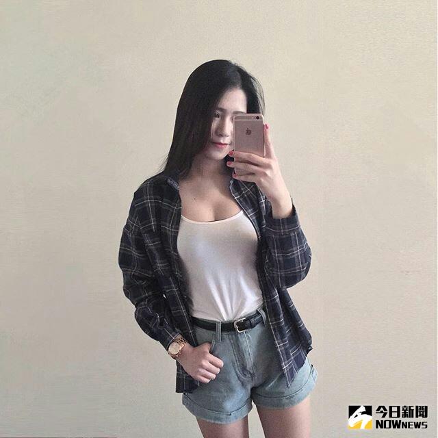 ▲性感成熟高中妹，網友直呼戀愛了。（圖／翻攝自批踢踢）