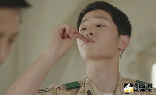 ▲《太陽的後裔》近日因過度的置入性行銷而為人詬病。（圖／翻攝自Entermedia.co.kr.）