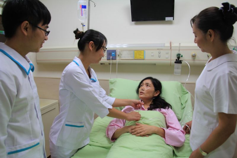 弘光科大為中南部唯一一所開辦學士後護理系學校，圖為護理系學生在臨床技能檢定中心上課情形。記者陳榮昌／攝