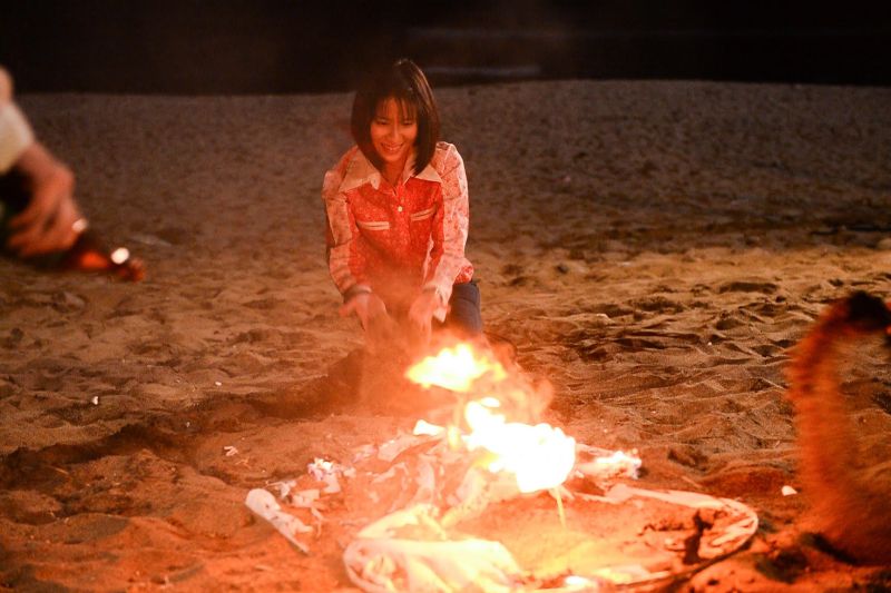 ▲連俞涵燒天燈一次就上手。（圖／TVBS提供，2016.04.05）