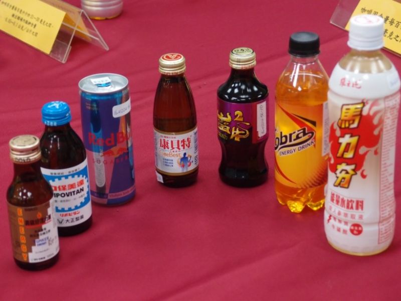 ▲消基會提醒，能量飲料內含的咖啡因，因每個人耐受性不同，過量可能會導致神經過敏、焦慮、失眠與心悸等，長期下來更會對孩童的腎臟及心臟功能產生影響。（圖／消基會提供）