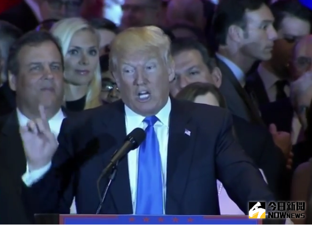 ▲共和黨總統參選人川普（Donald Trump）在謝票大會上狂轟對手希拉蕊。（圖／翻攝自Youtube）