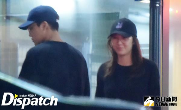 ▲Kai（左）和Krystal熱戀ING。（圖／翻攝自《Dispatch》，2016.04.01）