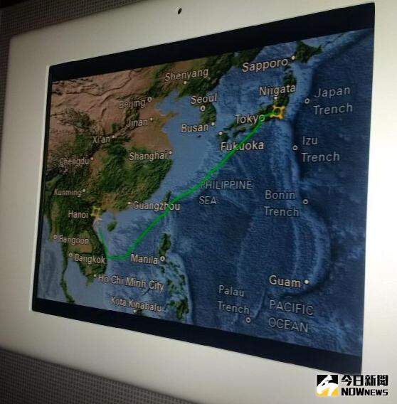 美國空軍一號繞開南海空域飛行。