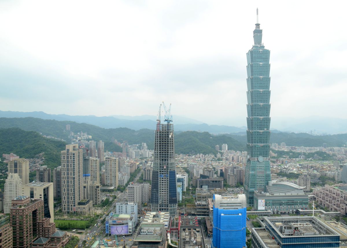 ▲網友猜測，在101裡上班，是不是比較不方便，尤其是要等電梯。 （圖／翻攝自《NOWnews資料庫》 ）