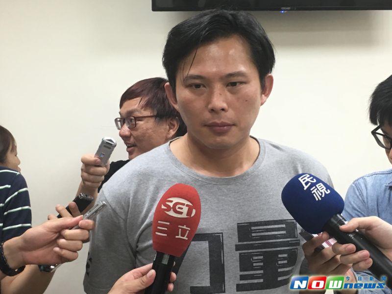 ▲時代力量立委黃國昌今日表示，學歷高低並非是很重要的事情，真正重要的是自己有多少「真才實學」，並舉例表示「我們之前的總統他學歷也很高阿，但是你看他把台灣搞成什麼樣子？」（圖／記者陳彥驊攝,2016.05.31）