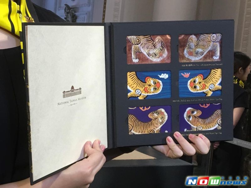 ▲臺博館與悠遊卡公司合作，發行「藍地黃虎旗」紀念悠遊卡，票卡共推出4個版本，預計5月11日在台博館及土銀展示館開賣。（圖／記者王苡嫣攝 2016.05.10）