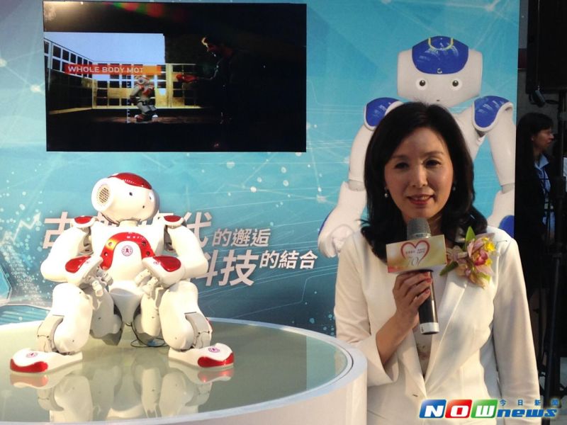▲台灣銀行歡慶70周年，並公開「台銀e哥」智慧機器人及「e號櫃檯」數位服務，右為台銀董事長李紀珠。（圖／記者顏真真攝，2016.5.19）