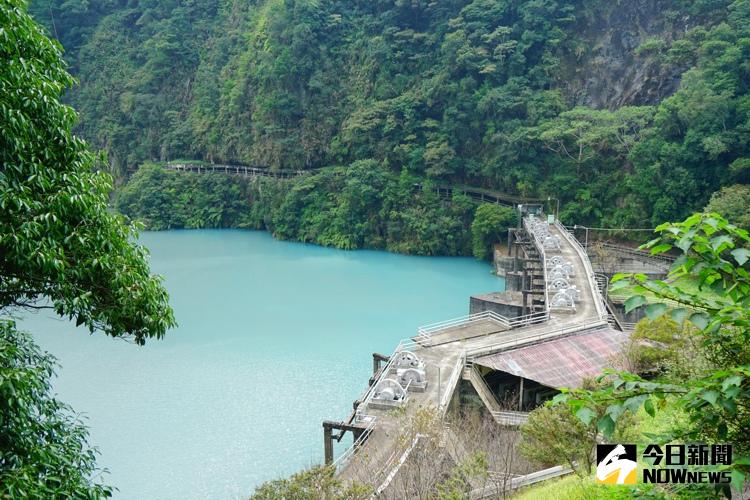 ▲武界水庫群山環抱，呈現淡綠美景，曾獲選台電十大秘境之首。（圖／翻攝自台電官網）