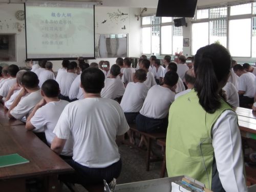 「美沙冬是毒品嗎？」一票醫護被惹怒！戒毒減害3大爭議一次看