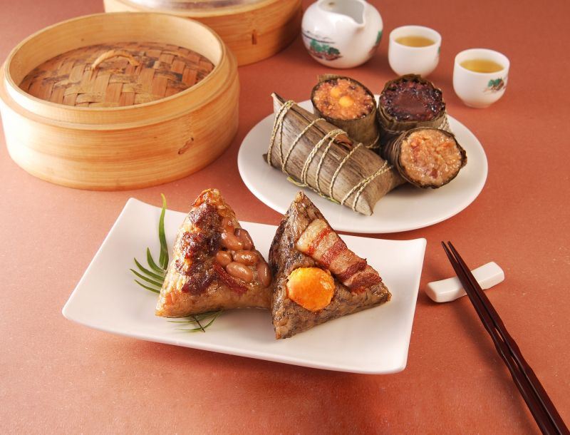 ▲新光三越台北南西店將在5月27日開始推出端午節檔期，精選各式美食、伴手好禮，持貴賓卡、聯名卡預購端陽禮品滿5千元就送卡通圖騰雨傘。（圖／新光三越提供）