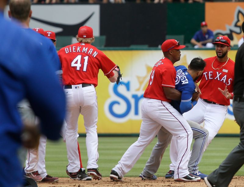 ▲遊騎兵與藍鳥在美國時間15日交手發生肢體衝突，多人遭到驅逐出場。（圖／美聯社／達志影像）