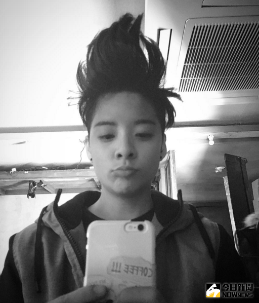 ▲F(X)成員Amber個性開朗，卻因為不停被質疑打扮中性而在IG憤怒發言。（圖／翻攝自AmberIG）