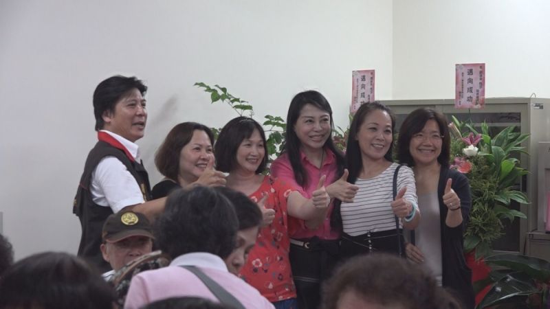 ▲深入地方耕耘　闕枚莎內湖服務處成立