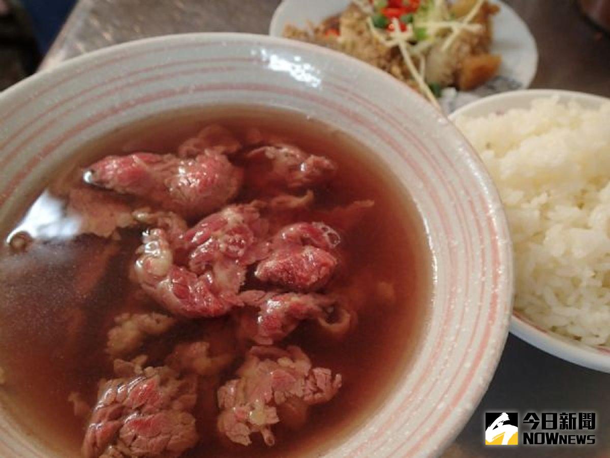 ▲台南物價飛漲?網友批牛肉湯一碗2、300價格噁心,遭眾人一面倒狂酸。(圖/NOWnews資料照片)