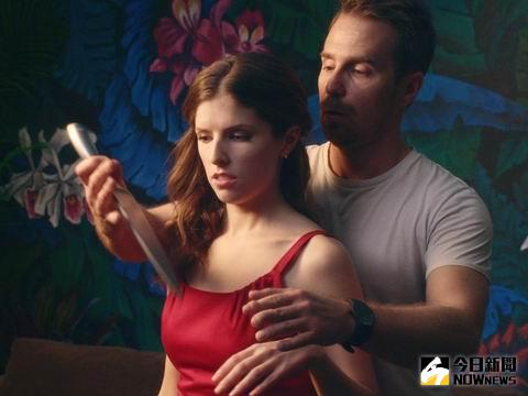 ▲安娜坎卓克（左）和山姆洛克威爾「化學作用」挺強。（圖／威視。2016.05.11）