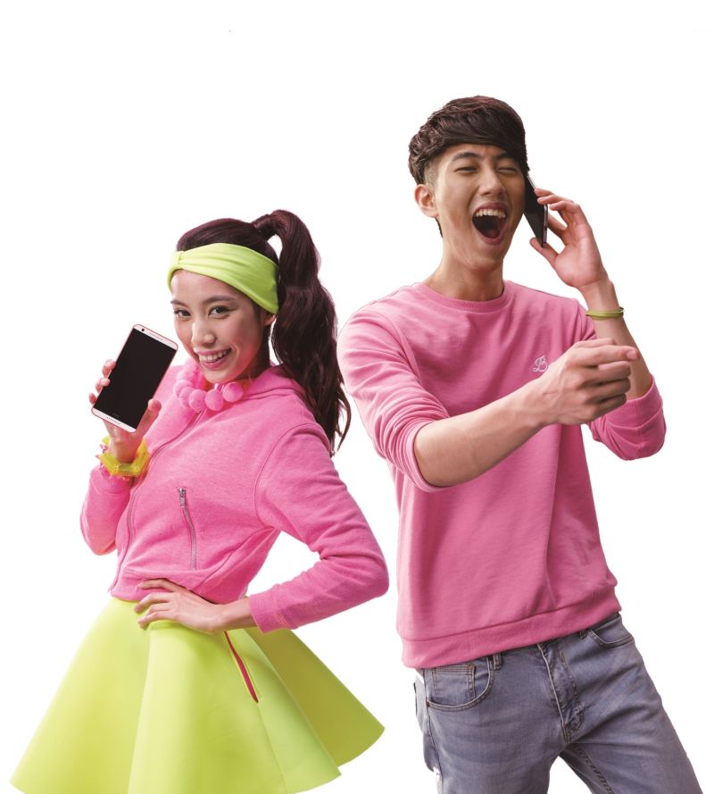 ▲揪媽媽辦門號省荷包！推薦「保證最低價」專案送300元通話金，讓媽咪每月用多用少保證付最少。（圖／台灣之星提供）