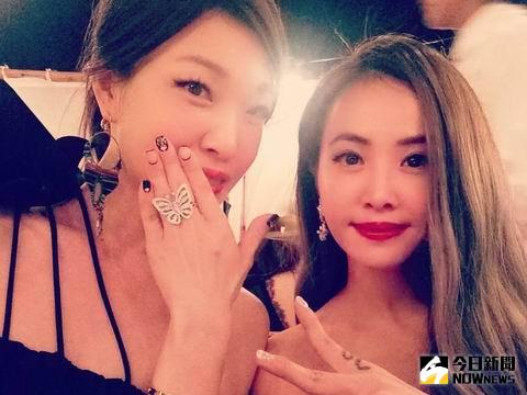 蔡依林（右）和姊姊蔡旻紋（左）遭人控告A錢。（圖／翻攝蔡旻紋臉書。2016.05.06）