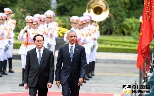 ▲美國總統歐巴馬到訪越南，正式宣布解除對越武器出口禁令。（圖／翻攝自越南人民軍網）
