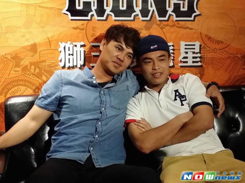 ▲統一獅二軍投捕教練陳俊輝（圖左）和新生代捕手郭峻偉（圖右）感情相當不錯，郭峻偉也相當感謝前輩的照顧。（圖／記者林柏宇攝）