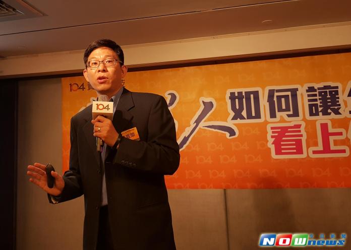 ▲104人力銀行職涯事業處副總經理陳嵩榮14日表示，景氣氛圍相對低迷，使新鮮人危機感增加，求職進度提前。（圖／記者曹逸雯攝，2016.06.14）