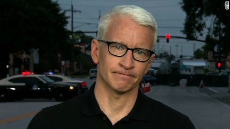 ▲CNN主播安德森庫柏（Anderson Cooper）為奧蘭多夜店槍擊案罹難者落淚。（圖／翻攝自Anderson Cooper 360°推特，2016.06.14）