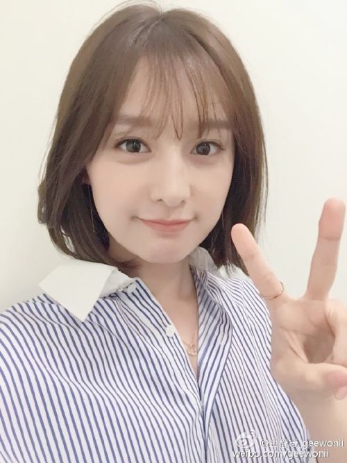▲韓國女星金智媛因演出《太陽的後裔》在全亞洲爆紅。(圖/翻攝自金智媛微博) ▲韓國女星金智媛因演出《太陽的後裔》在全亞洲爆紅。(圖/翻攝自金智媛微博)
