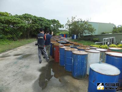 位於屏東縣新園鄉的李長榮實業公司製桶工廠涉嫌自民國99年至104年，短報空污費約新台幣3000萬元，廠長、會計和管理人員共3人，14日被收押。（屏東地檢署提供）中央社記者郭芷瑄傳真 105年6月14日