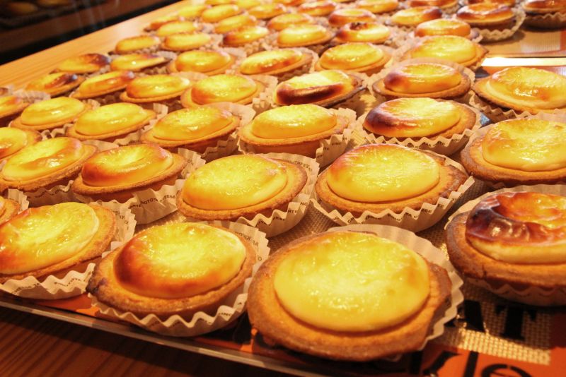 ▲自日本北海道BAKE CHEESE TART年度狂銷2千萬個，是許多人去日本旅行時必吃的甜品，台灣首店日前在新光三越南西三館開幕，吸引大批民眾朝聖品嚐。（圖／新光三越提供）