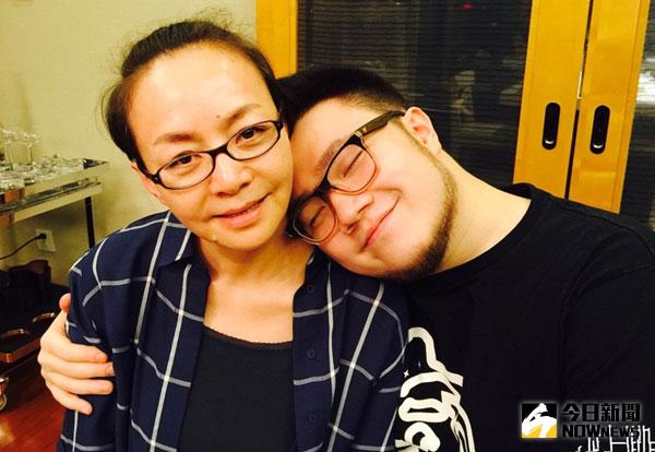 宋丹丹、巴圖。