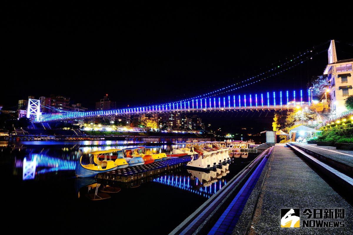 ▲新北市新店區碧潭風景區吊橋下天鵝船碼頭，25日晚間發生一起拍照糾紛案件。（圖／新北市觀旅局提供）