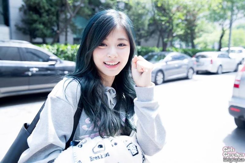 ▲周子瑜近日更新官方Instagram，被網友誇讚韓文進步了。（圖／翻攝自周子瑜臉書，2016.05.24）