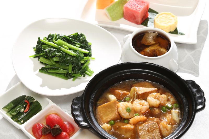 ▲台北王朝大酒店-饗樂午間套餐-蝦仁豆腐煲。（圖／公關照片）