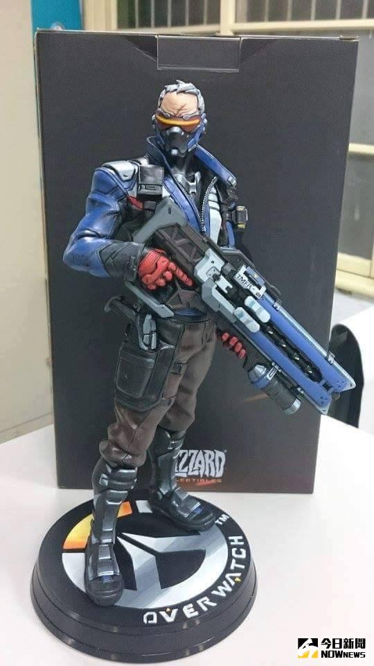 ▲網友Wiki Liu所上色的士兵76模型做的相當逼真，不說還以為是典藏版的內容物。（圖／鬥陣特攻粉絲專頁）