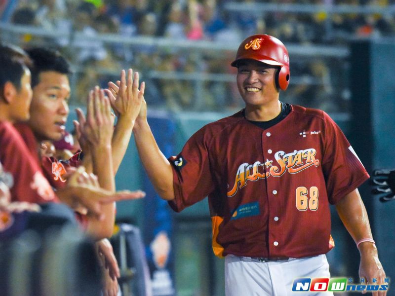 ▲中華職棒明星賽舉辦多年，為了讓球迷感到有新意，更願意進場同樂，多次改變組隊分組方式，還曾經用體重、南北來分隊。（圖／記者陳明安攝，資料照）