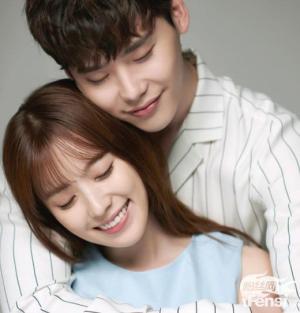 ▲李鍾碩攜手韓孝珠演出新劇《W-兩個世界》。（圖／翻攝自ifensi）