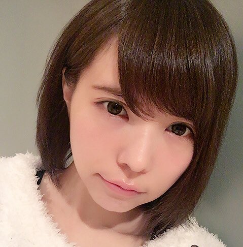 ▲益若翼現在與過去模樣完全像是不同人。（圖／翻攝自益若つばさ 推特）