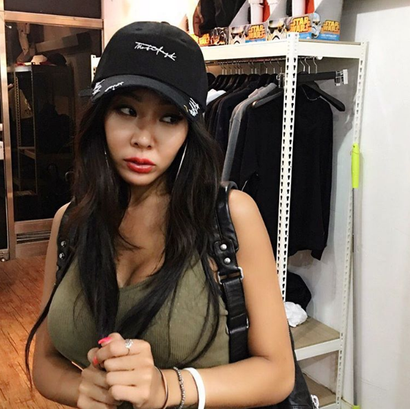 ▲饒舌女歌手Jessi的好身材被懷疑有動手腳。（圖／翻攝自Jessi IG）