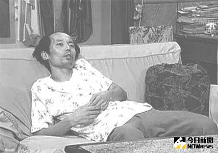 風靡網路的葛優劇照。