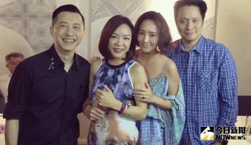 ▲哈林（庾澄慶，左一起）替主播女友張嘉欣提前慶生。（圖／翻攝自關穎IG，2016.05.02）