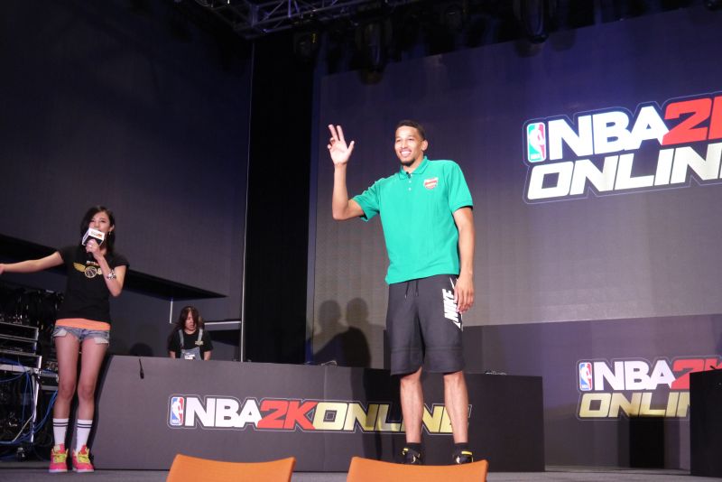 ▲《NBA 2K Online》今(14)邀請 NBA 雷霆隊球星 André Lee Roberson 來台參加「球星見面同樂會」。（圖／記者徐浩偉攝.105.07.14）